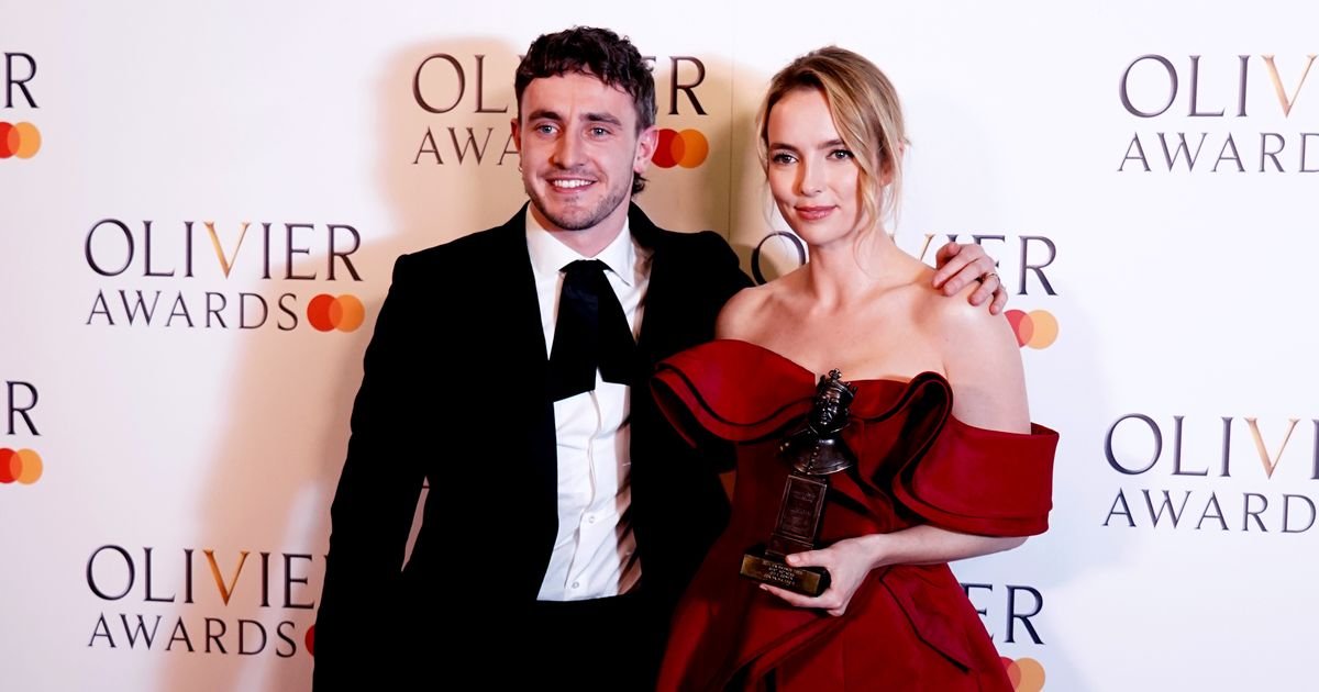 Paul Mescal and Jodie Comer
