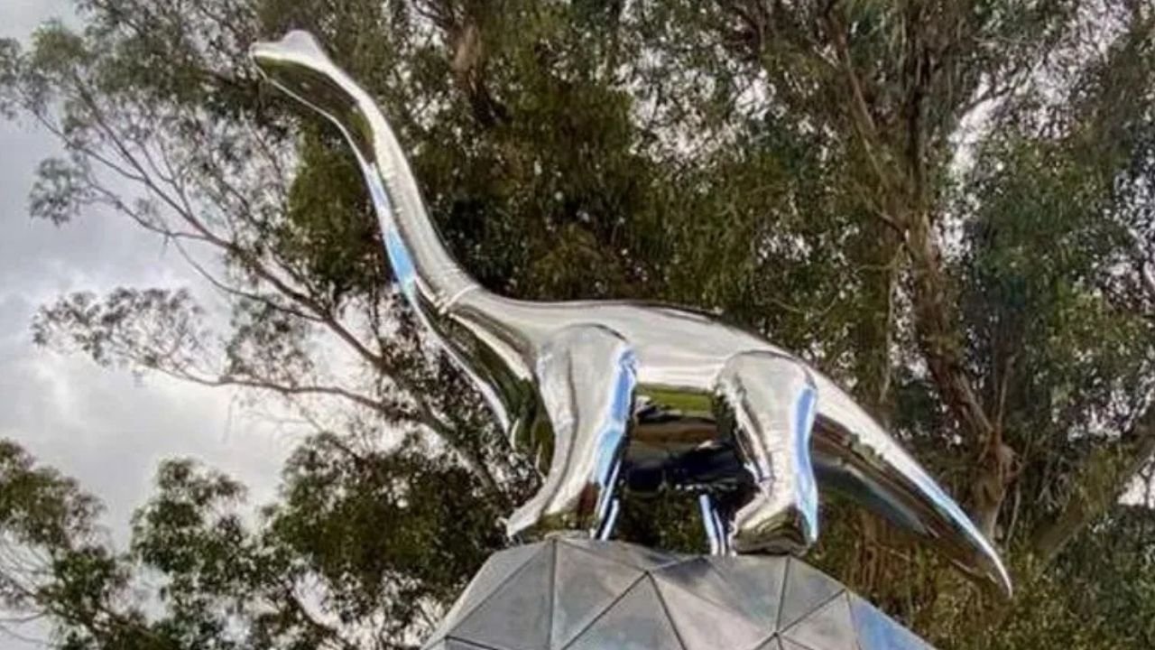 Taupō Dinosaur Sculpture