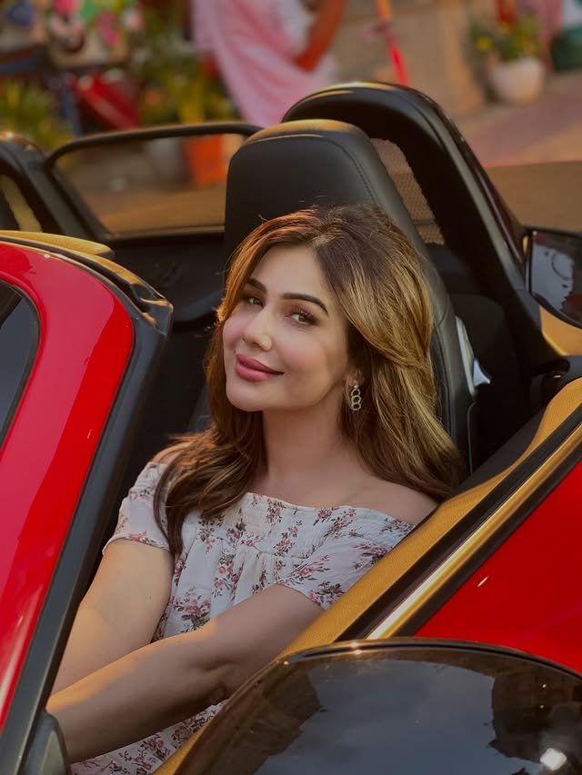 Kangna Sharma Car